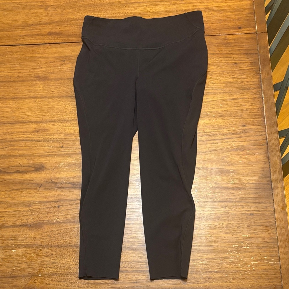 Lululemon black base pace high rise tight 25”